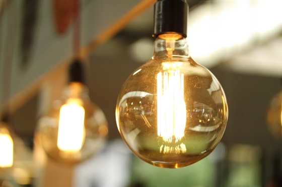 BLT Direct provide cafés with authentic retro lighting with large range of  ‘edison’ style light bulbs