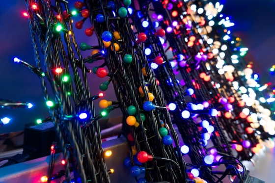 How to reduce the cost of seasonal lights