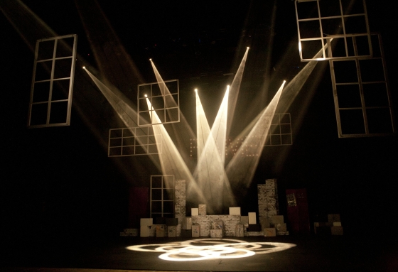 How Are Theatre Lights Different From Home Lighting?